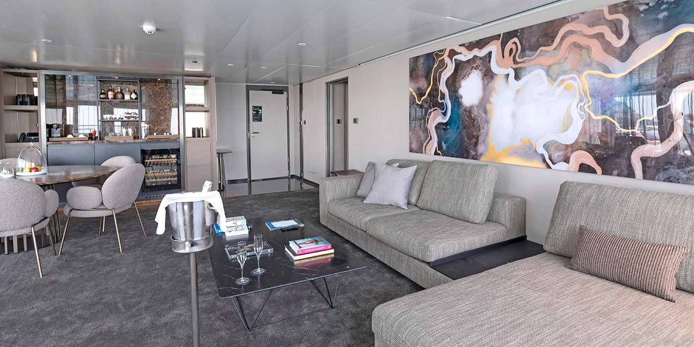 SE-Owners Penthouse Suite-Scenic Eclipse II Lounge-010