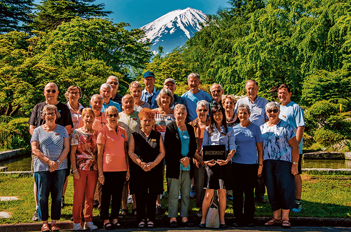 Crew group guest shot